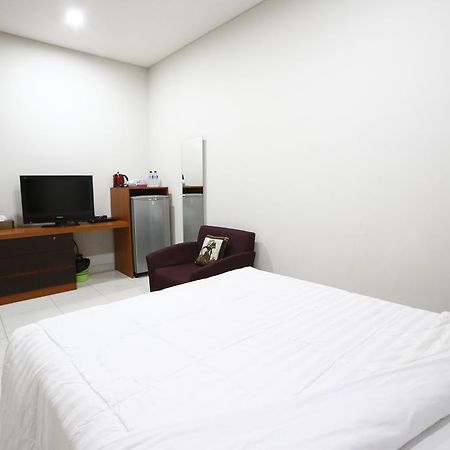 Reddoorz @ Menteng Jakarta Eksteriør billede